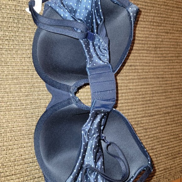 Victoria Secret Bra - Picture 2 of 3